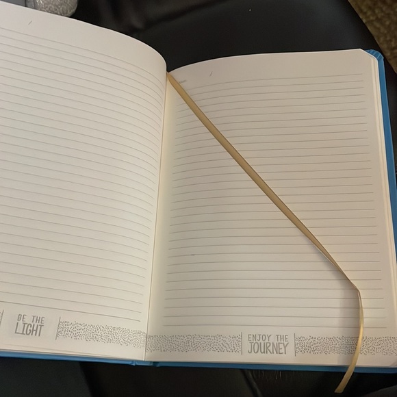 Notebook with bookmark - Picture 4 of 6